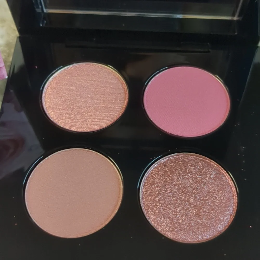 PAT MCGRATH LABS Divine Rose Luxe Quad: Eternal Eden, 5.6g/0.19oz - Picture 3 of 11